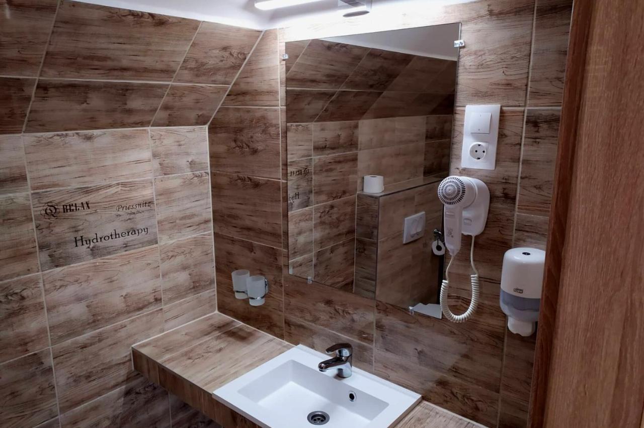 Az Idill Hotell Cserszegtomaj Exteriör bild