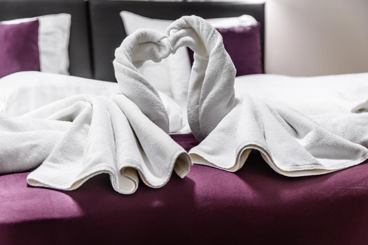 Az Idill Hotell Cserszegtomaj Exteriör bild