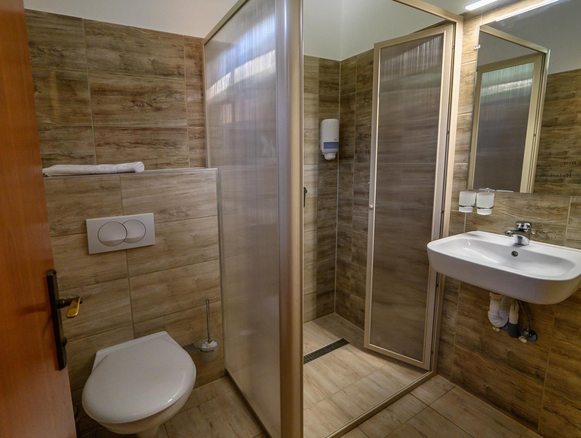 Az Idill Hotell Cserszegtomaj Exteriör bild
